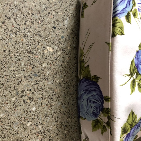 ❌SOLD❌Kate Spade Floral Tote - Picture 8 of 15